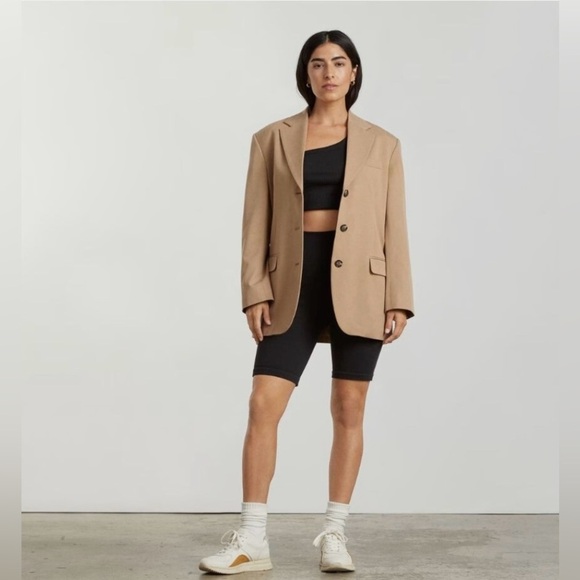 Everlane The 80s Blazer
Ash Brown -Oversized - Size 6 NWOT - Picture 10 of 13